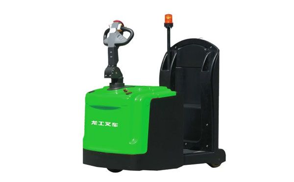 陇南QDD30-E3C15牵引车(站驾式)